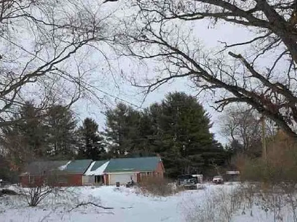 6696 N Amy School Rd, Howard City, MI 49329