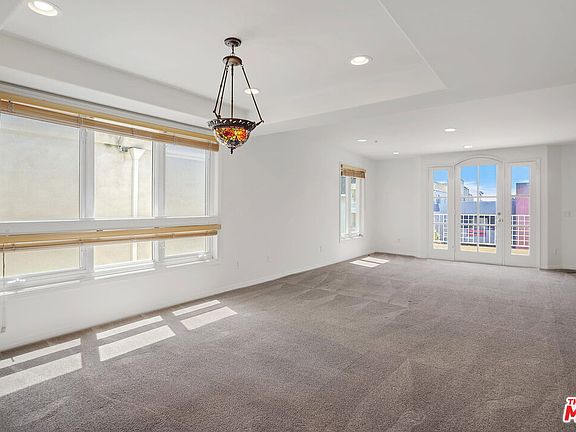 2nd image of 1534 Amherst Ave APT 401