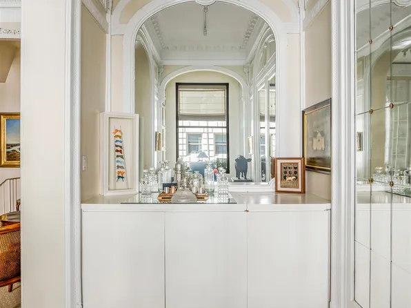 4 East 82nd Street image 7 of 25