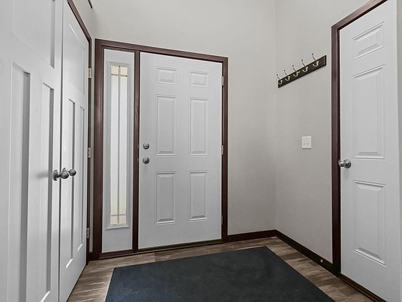 4th image of 8522 Ebersole Ave NE