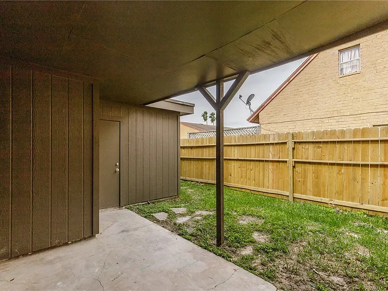 5133 Middlecoff Rd — Photo 27
