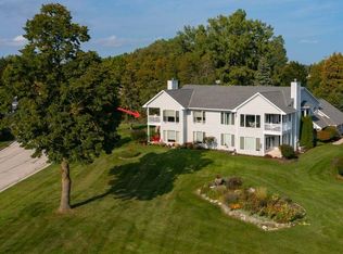 1606 Memorial Dr Unit 104, Sturgeon Bay, WI 54235
