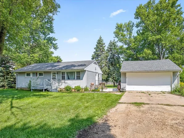 1204 Van Stone Dr, Machesney Park, IL 61115