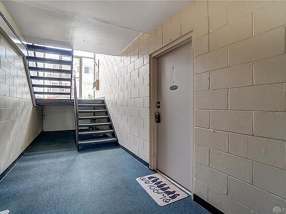 4th image of 5640 Coach Dr W APT A