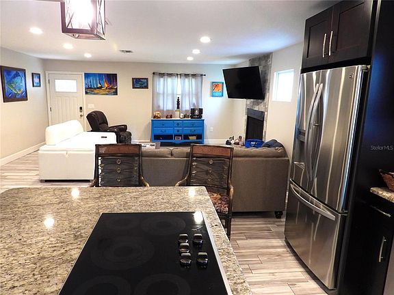 5th image of 7800 COUNTRY CLUB ROAD N