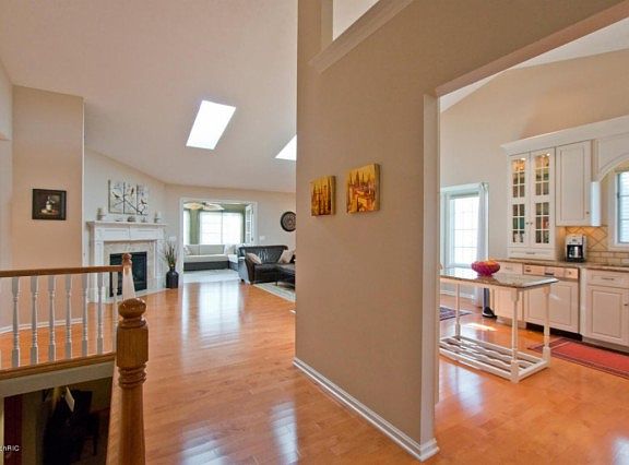 4th image of 2033 Bryceway Ct NE
