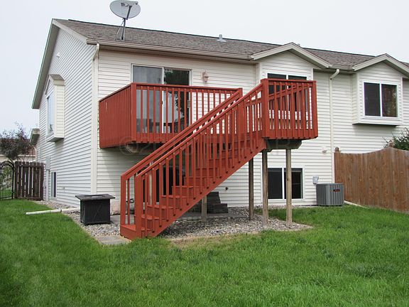 3rd image of 707 14th Ave E