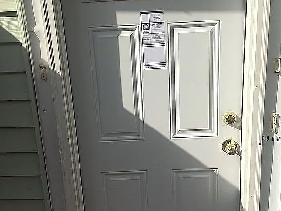 2nd image of 254 Saint Lawrence Ave #1