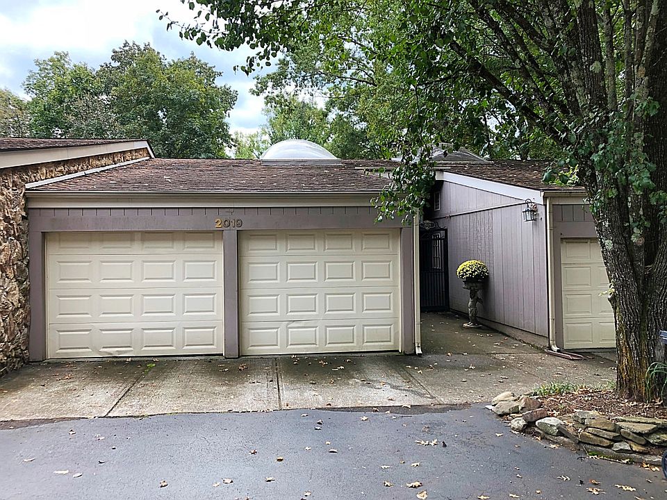 1st image of 2019 Cherokee Bluff Dr