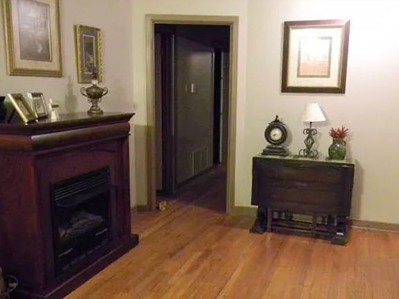 4th image of 3012 Rollingwood Dr
