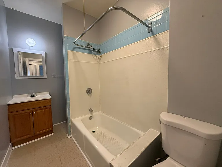 66-68 Fort Pleasant Avenue — Photo 11