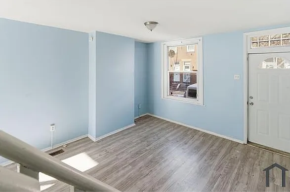 2236 W Firth St — Photo 21