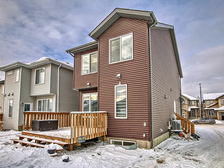 173 Cavanagh Cmn SW — Photo 30