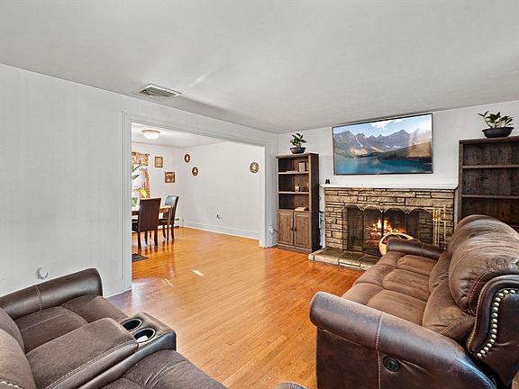 4th image of 94 N Cary St