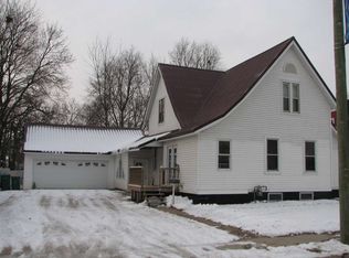 511 1st St W, Independence, IA 50644