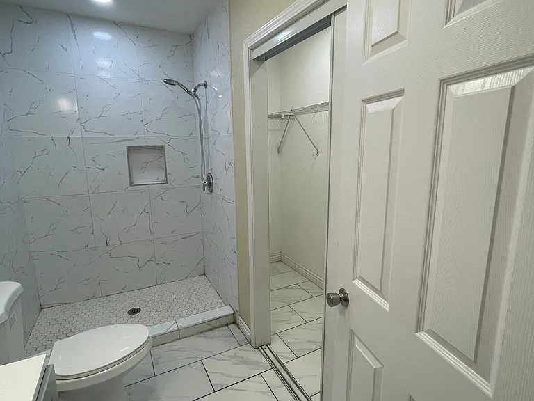 1015 Collins Ave #B — Photo 5
