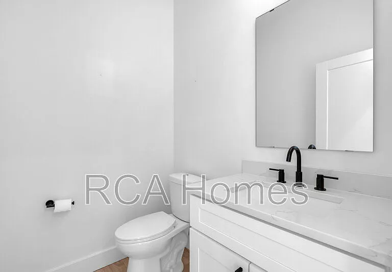 1225 Hoyt Ave — Photo 19