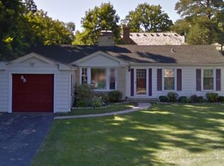 35 Logan Ter, Golf, IL 60029