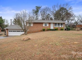 1920 16th Ave NE, Hickory, NC 28601