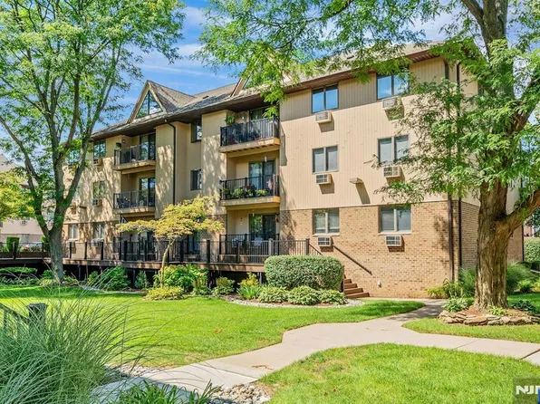 651 Riverside Ave APT A10, Lyndhurst, NJ 07071