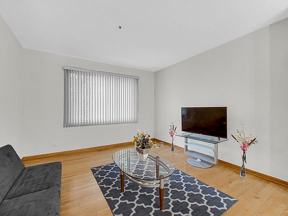 5th image of 1655 Geneva Dr #1655