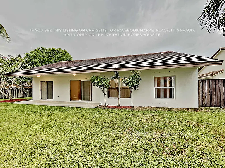 4705 NW 76th St — Photo 16