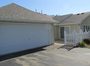 1906 Oak Tree Ln UNIT D, Austin, MN 55912