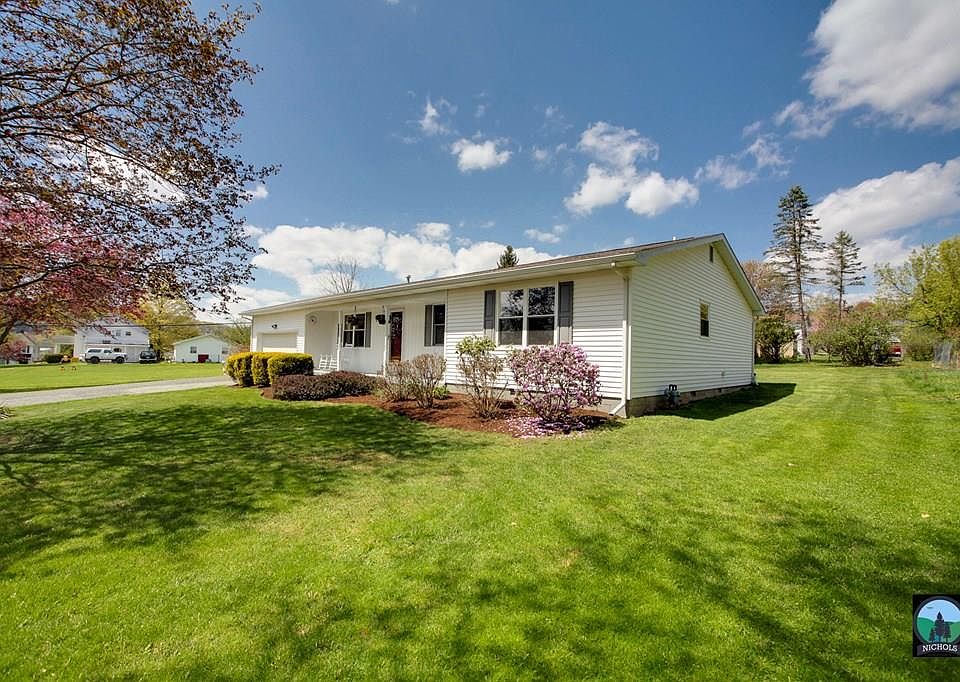 1st image of 15 Brooks Ln