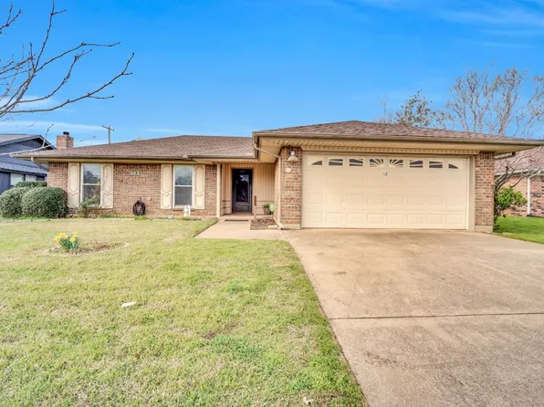 722 Danvers Ln, Mansfield, TX 76063