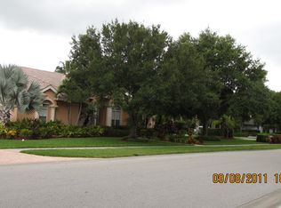 6878 Wellington Dr, Naples, FL 34109