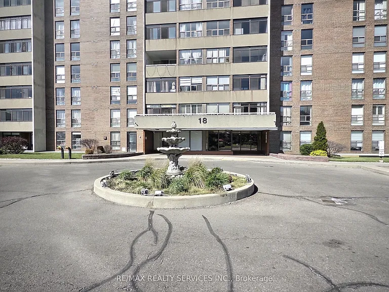 18 Knightsbridge Rd #1812 — Photo 2