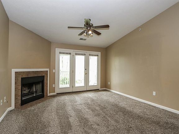 3rd image of 3091 Westminster Dr APT 208