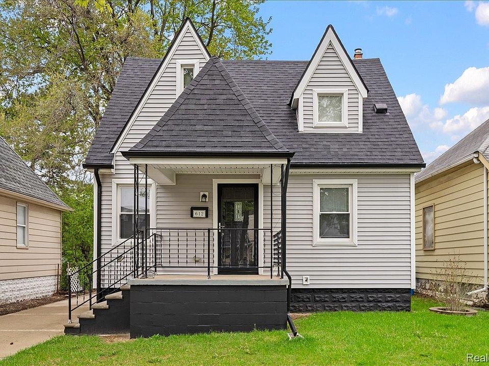 1st image of 612 W Brockton Ave