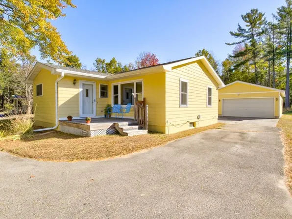 N568 River Dr, Menominee, MI 49858