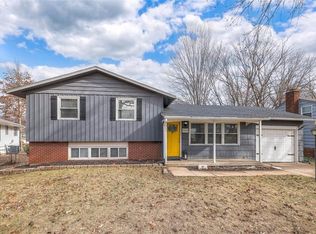 9105 Reeder Dr, Overland Park, KS 66214