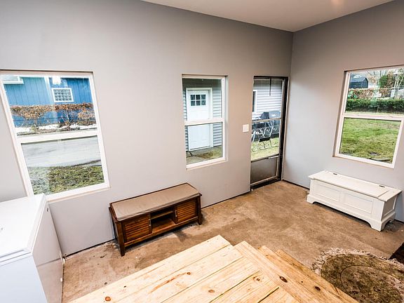 5th image of 1603 Langley Ave