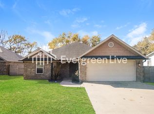 308 S Ozark St, Prairie Grove, AR 72753