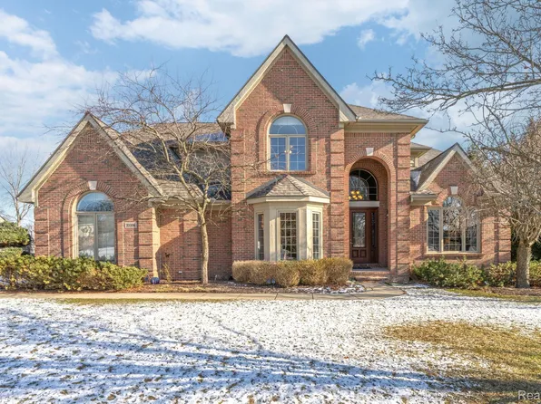 22356 Diamond Ct, Farmington Hills, MI 48335
