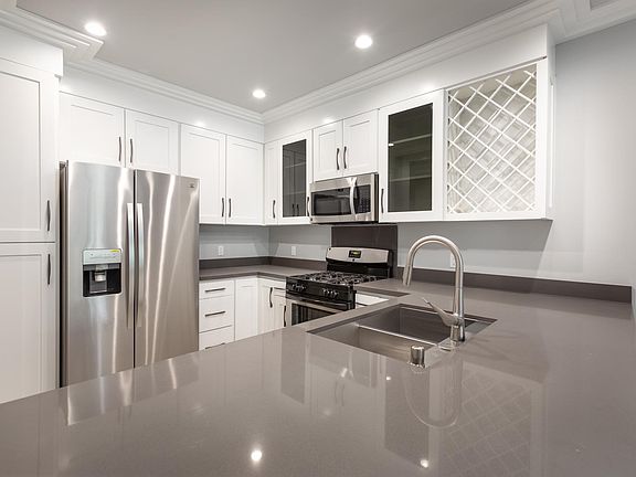 2nd image of 1350 Roxbury Dr #214