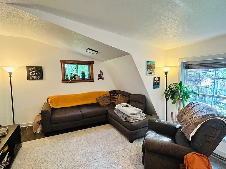 417 Locust St #2 — Photo 8
