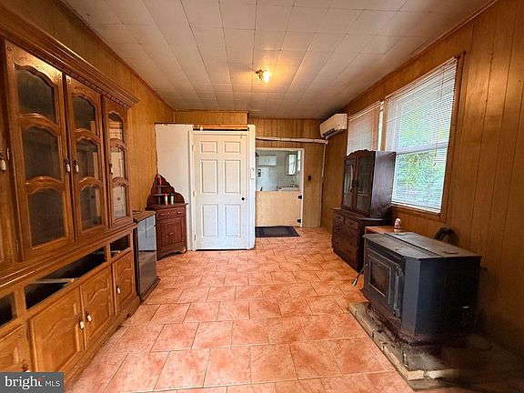 5th image of 315 Magothy Rd