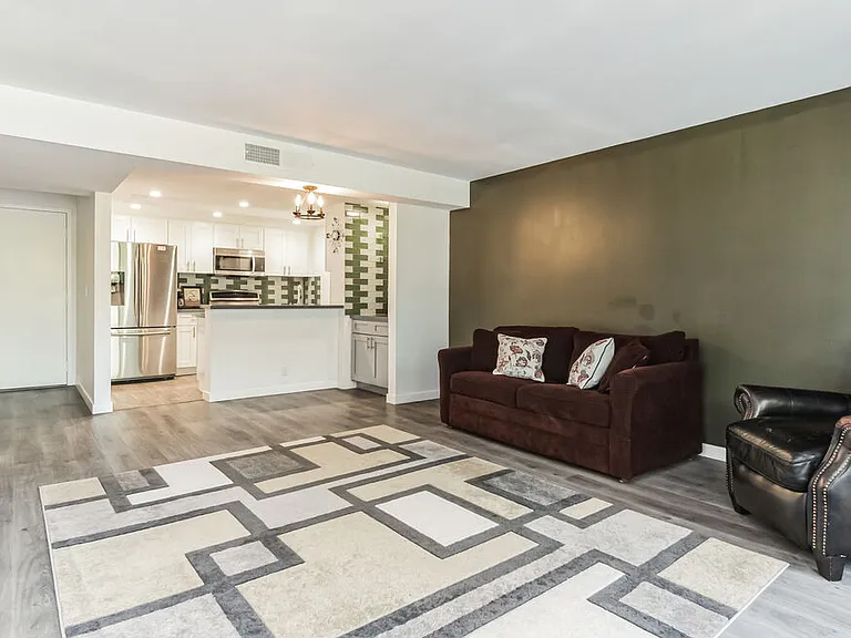 10535 Wilshire Blvd #404 — Photo 17