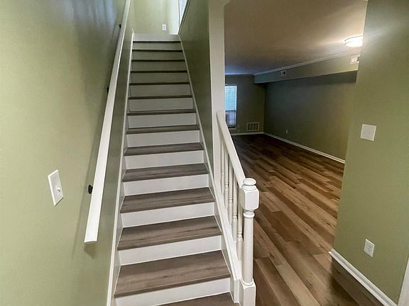 3rd image of 504 Green Mountain Dr APT 305