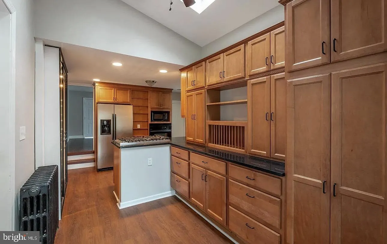 3 bed, 1682 sqft, $3,500 — Photo 2