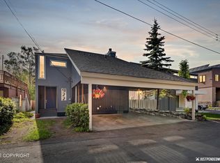 922 R St, Anchorage, AK 99501