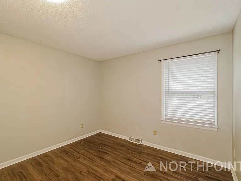 601 SE Richardson Pl — Photo 12