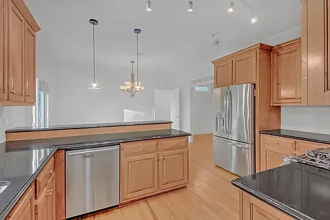 1445 Pontiac Pl SE — Photo 3