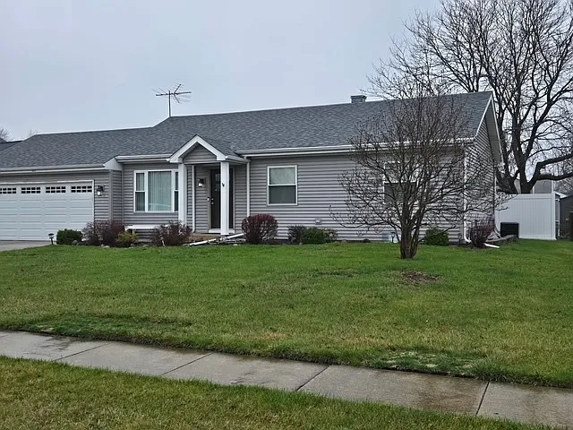 467 E Valleyview Dr — Photo 1