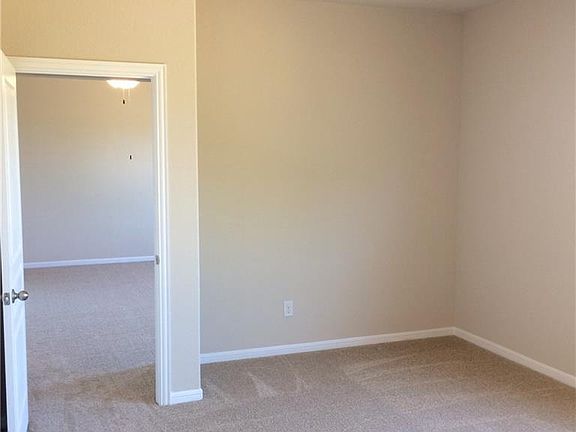 5th image of 508 Westminster Dr