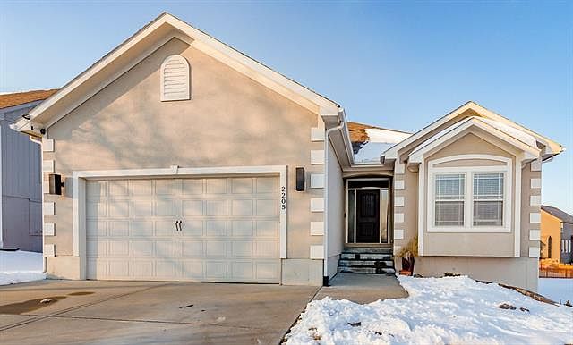 1st image of 2205 NE Overland Dr
